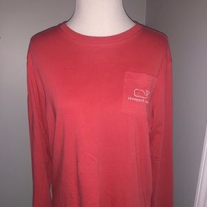 VINEYARD VINES long sleeve graphic whale t-shirt